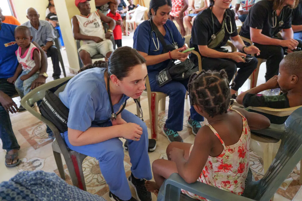 Medicine in Mission team members serving a Dominican Republic community